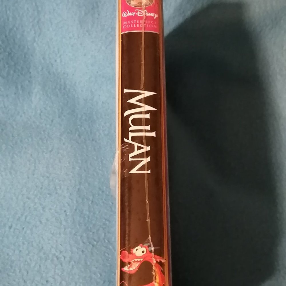 Mulan VHS - Picture 3 of 3
